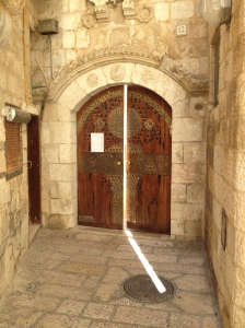 The entrance to Eliahu Hanavi Synagogue rom Bet El Street.